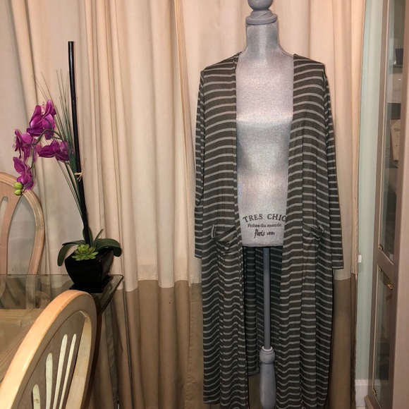 LuLaRoe Sweaters - NWT LULAROE Lagenlook Sarah Olive Cardigan/Duster